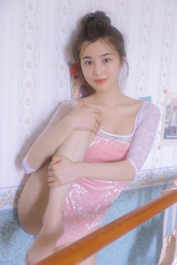 易烊千玺发布会直播出图